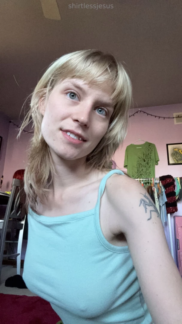 Going live and unboxing some new clothes maybe i ll try them on 