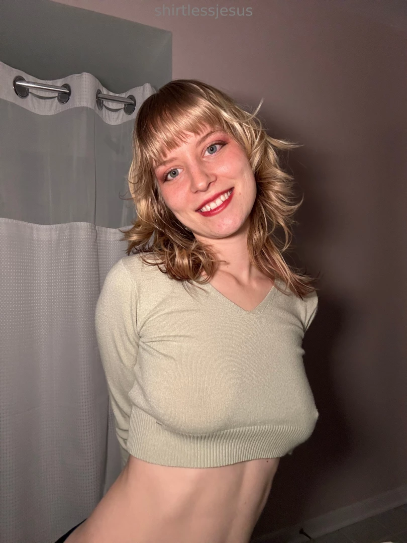 Woooow 5 photos with my tits out that s right baby you heard me right part 1 