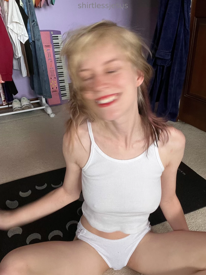 Going live at 4pm cst 25 mins we will be doing yoga for 20 mins and part 4 