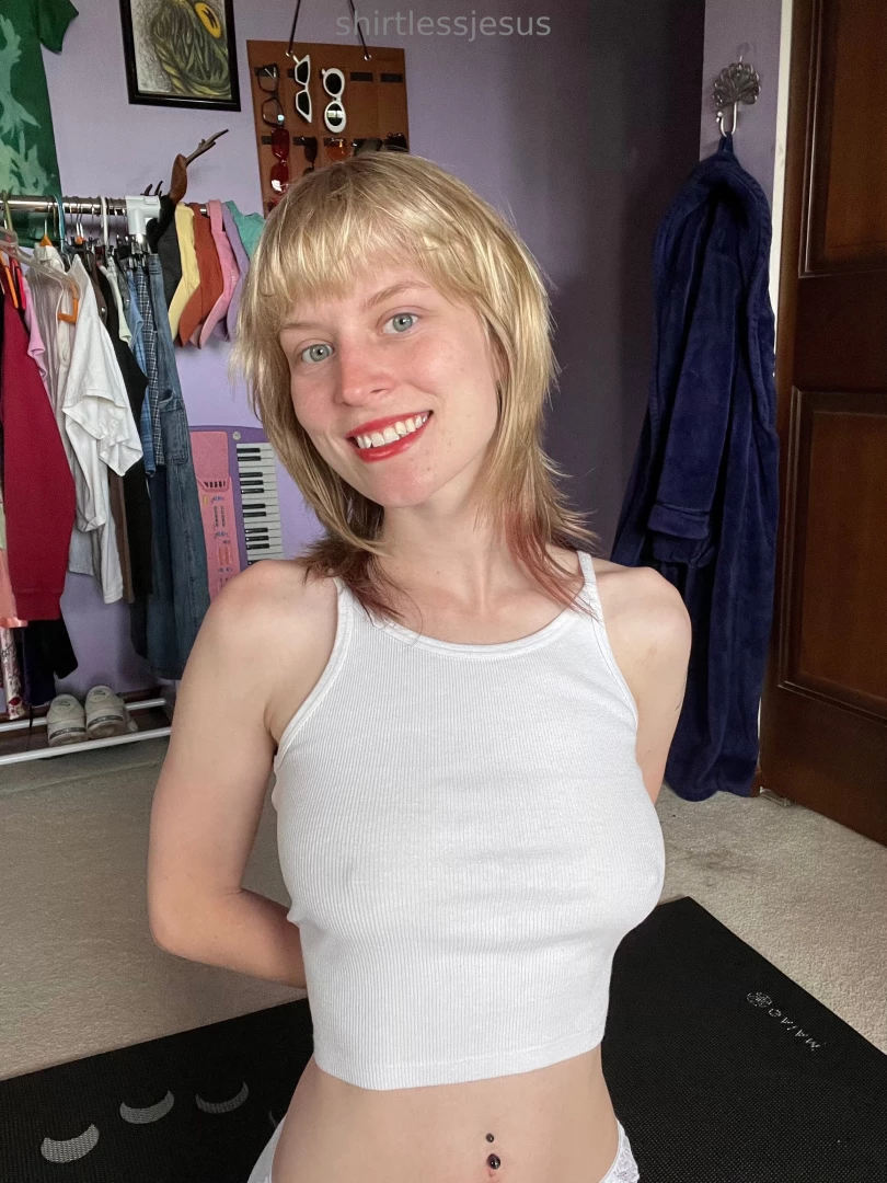 Going live at 4pm cst 25 mins we will be doing yoga for 20 mins and part 1 