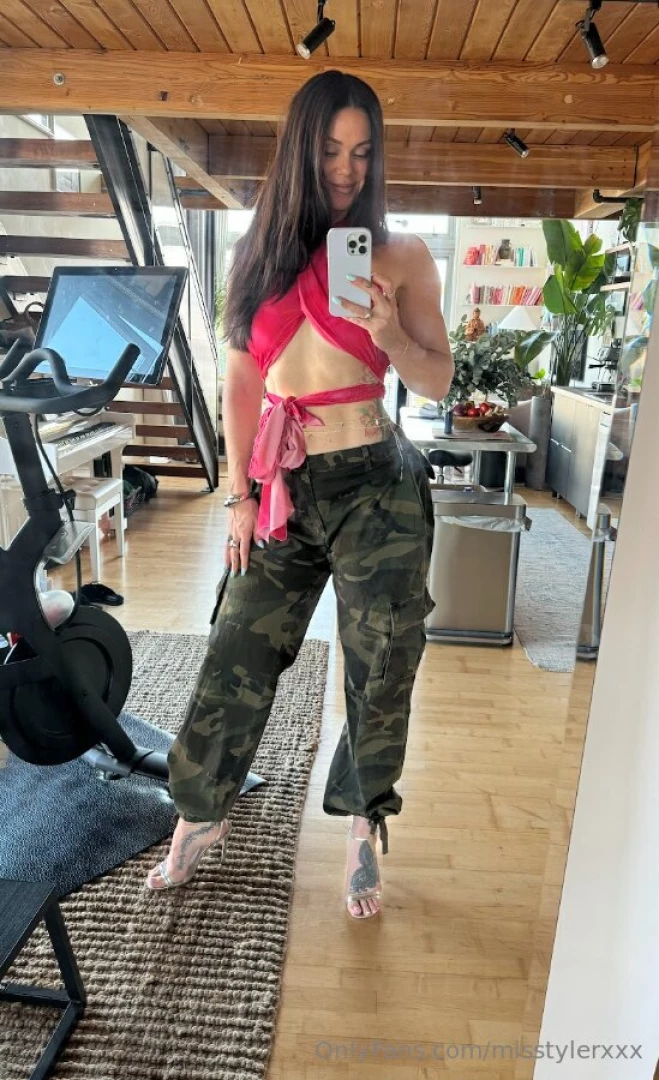 Say hi or you dont want to know whats gonna happen 