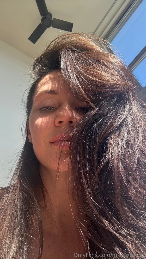 It s the sunlight hitting my hair 