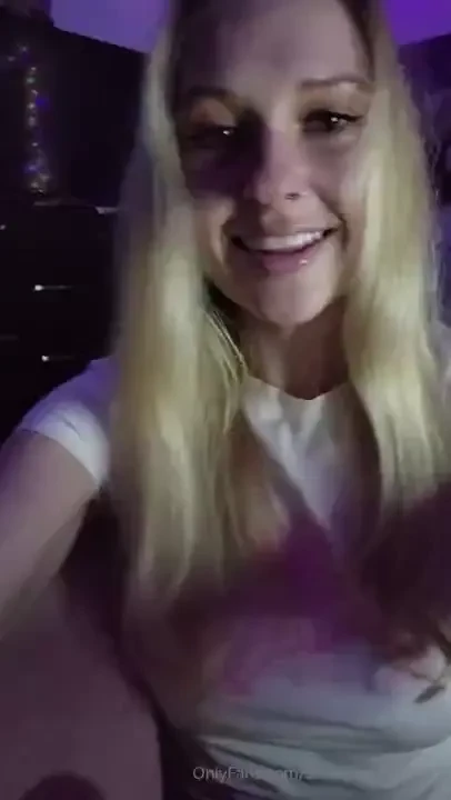 Mmmmm cock promise me you will stick it in my mouth today 