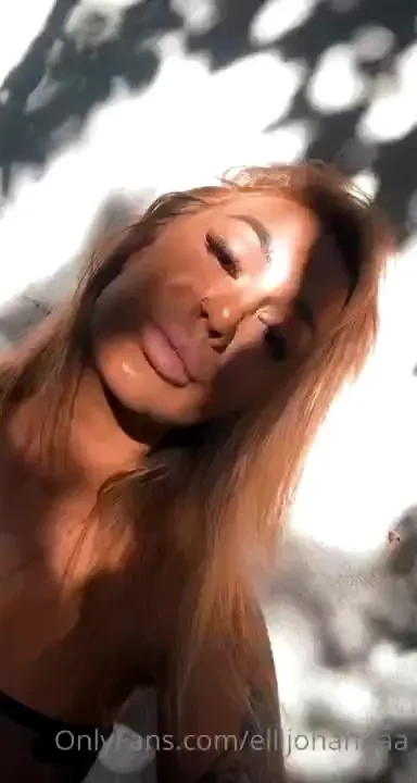 Just a bit of my face for you in between all this ass and boobies 