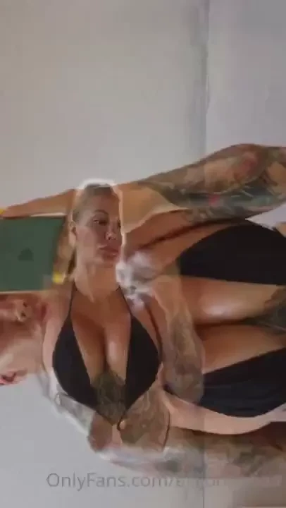 Good morning to those who had a morning wood for me today send pix 