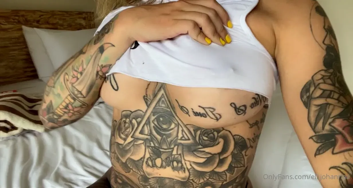 Ass or boobies 
