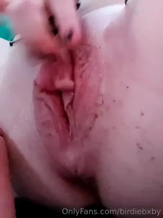 Little warmup before bed mmm imagine shoving your cock into my 