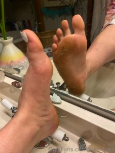 Left stinky dirty foot right stinky dirty foot