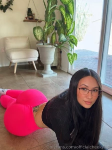 Slim waist thick back