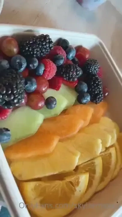 Comment your favorite fruit 