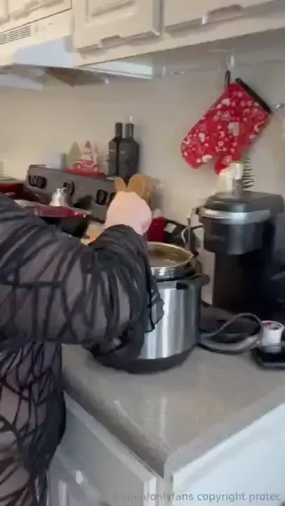 Making a birria grilled cheese sandwich with my sexy pajamas for those 