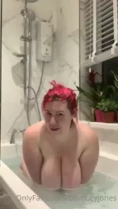Hello boys wanted to share a video of all the fun i had in the bath