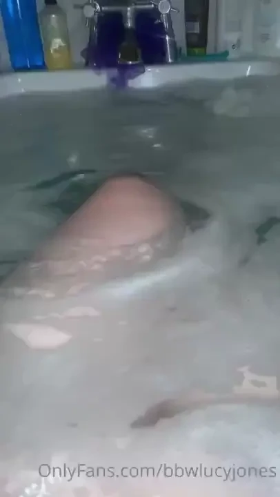 Mmmmmm bath time who s gonna come wash me xxx 