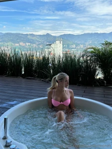 Tip 20 under this post and get a fully nude bundle while i was on my