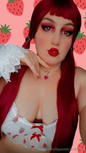 Strawberry girl disponible ici https onlyfans com lilypandicorn