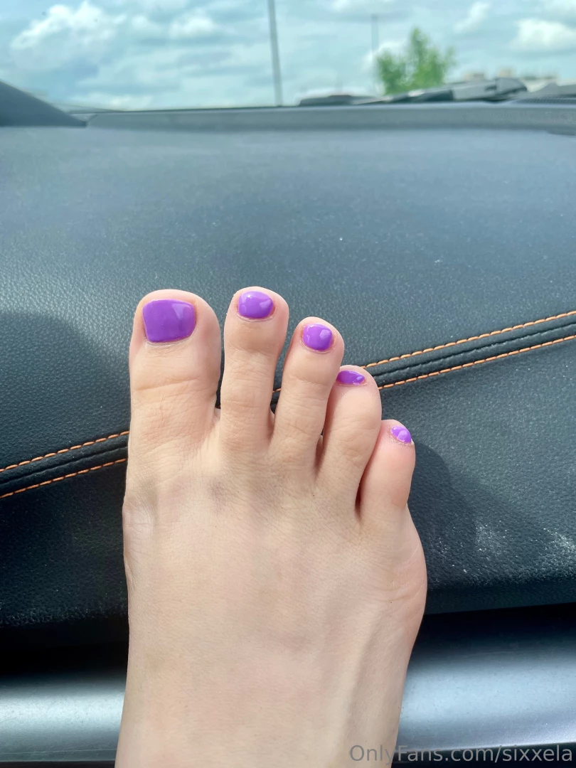 I went with a summery purple i got short nails so i can start digging part 1 