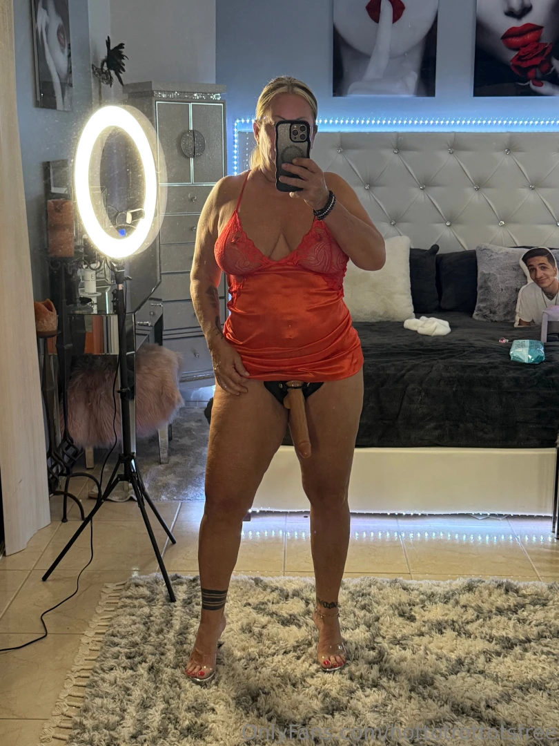 Plugging my gf asshole with butt plug then fucking her 