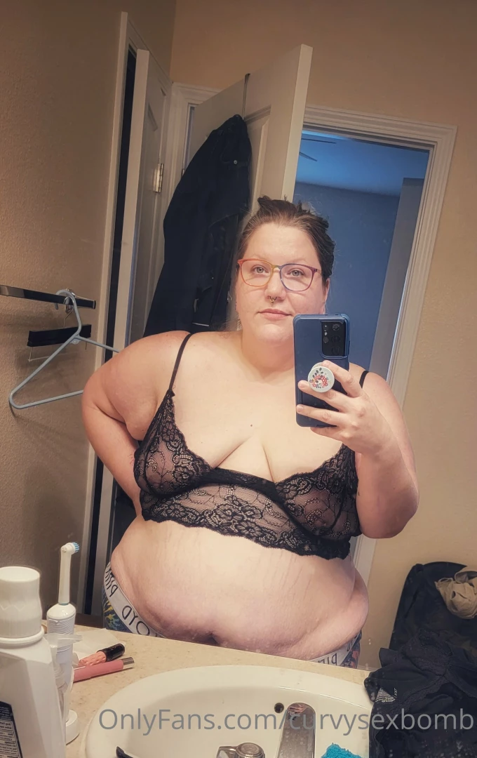 Curvysexbomb 