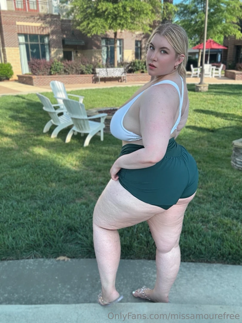 I have more just for you dm me https onlyfans com amouredelavie c7 