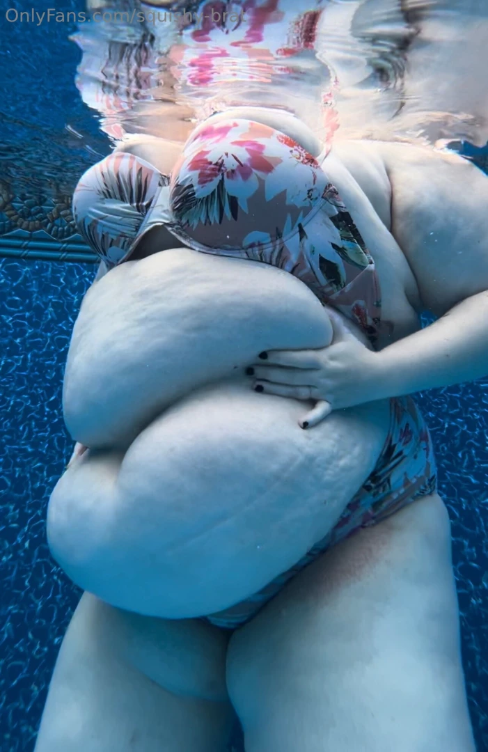 Polished off the remainder of my pizza while watching the 8 show it part 11 