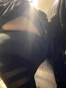 It s icy and these compression leggings are too tight