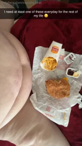 Fat girl dinner while unpacking part 1