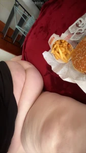 Fat girl dinner while unpacking