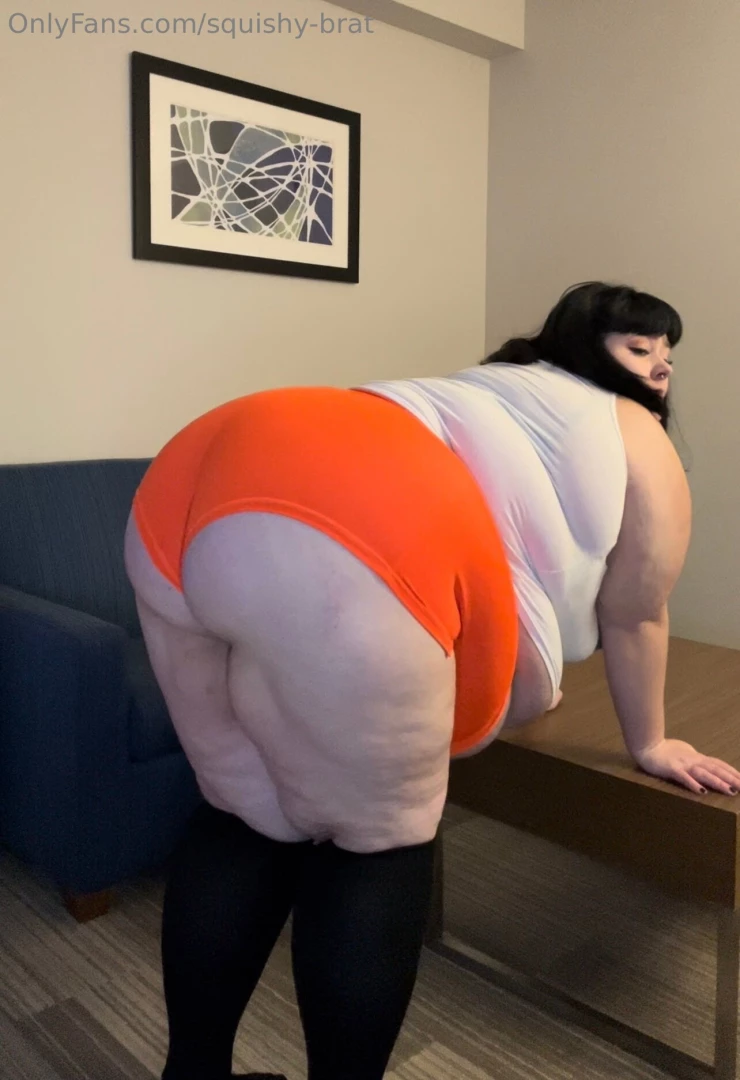 Ssbbw hooters girl gotchu it s giving might as well take advantage of part 3 