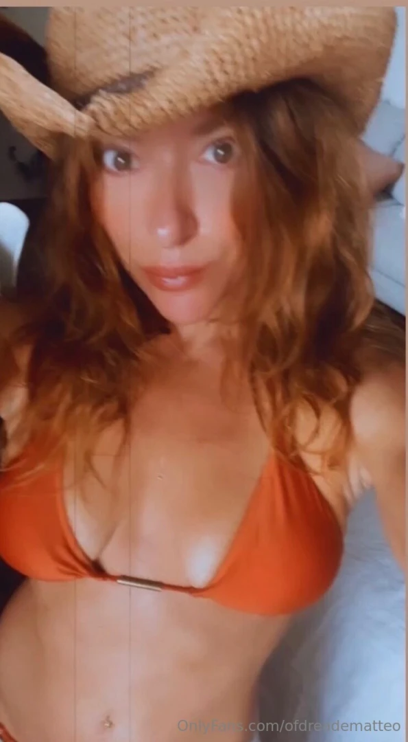 My hot and sexy friend jessiegreenbody is 50 off today 