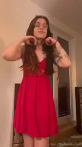 Do you like when i wear red let me know in my dms