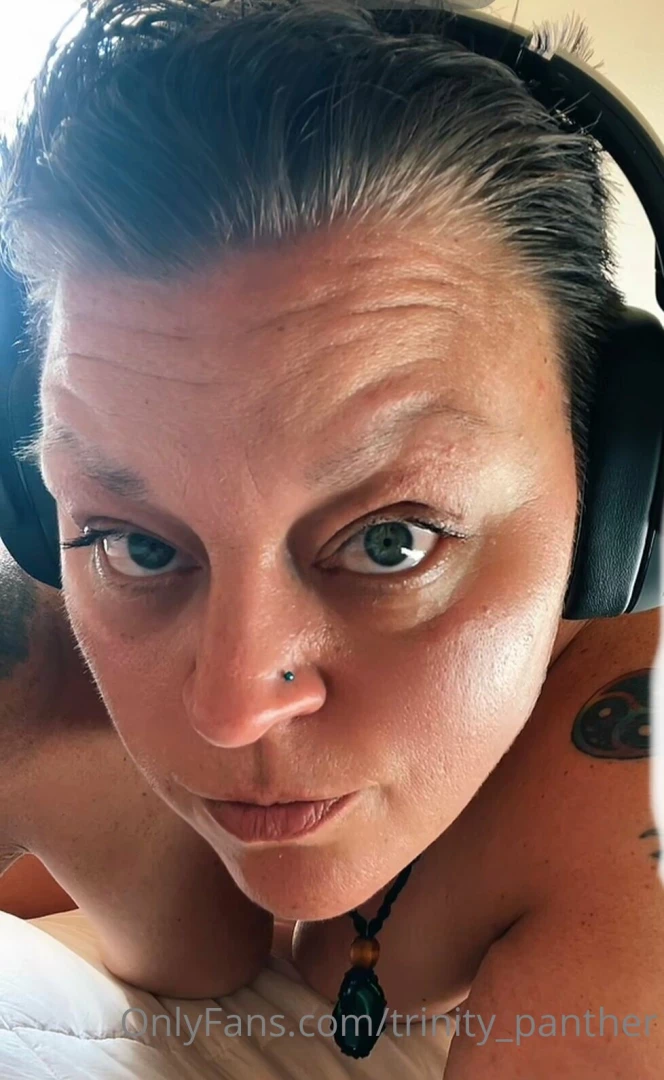 Sun bathing the and the ass 