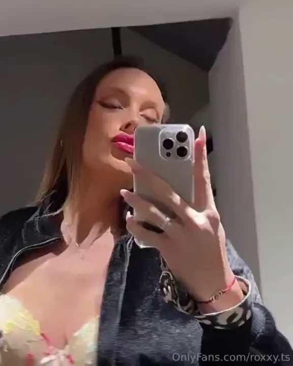 I wish i was flirting in front of you instead of the mirror don t you 