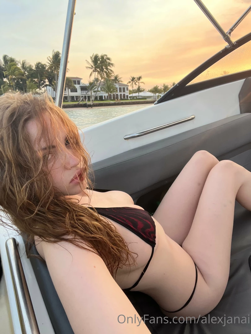 Sos asked for help from some people check your dms horny on a boat 