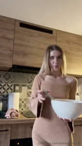 Cooking show make a cupcake together