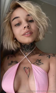 This beauty emma_dolly will play with her tight holes only for you she part 442