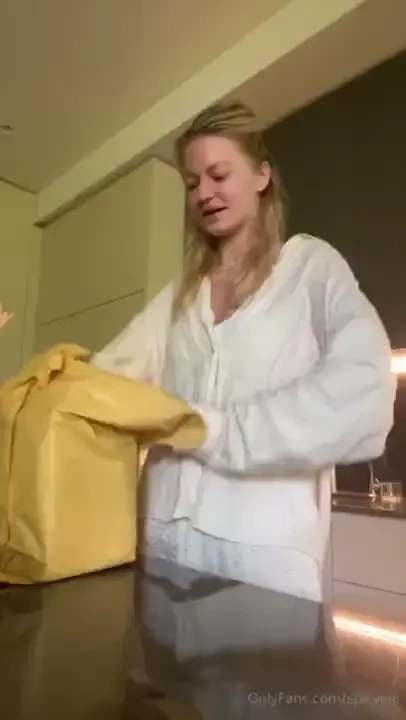 Sweetie just look at what i bought as you know i love taking photos 