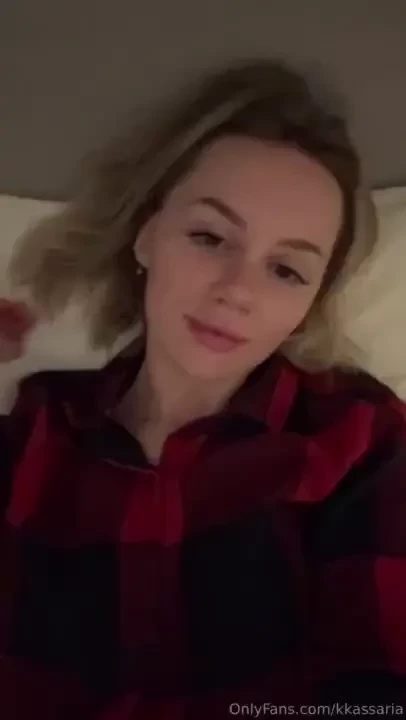 My bed is so soft i so want to take off my clothes to enjoy this 