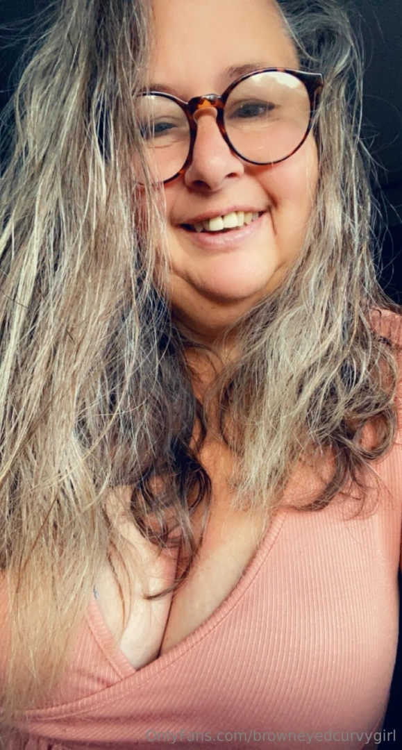 One day closer to the weekend hope you had a great day 