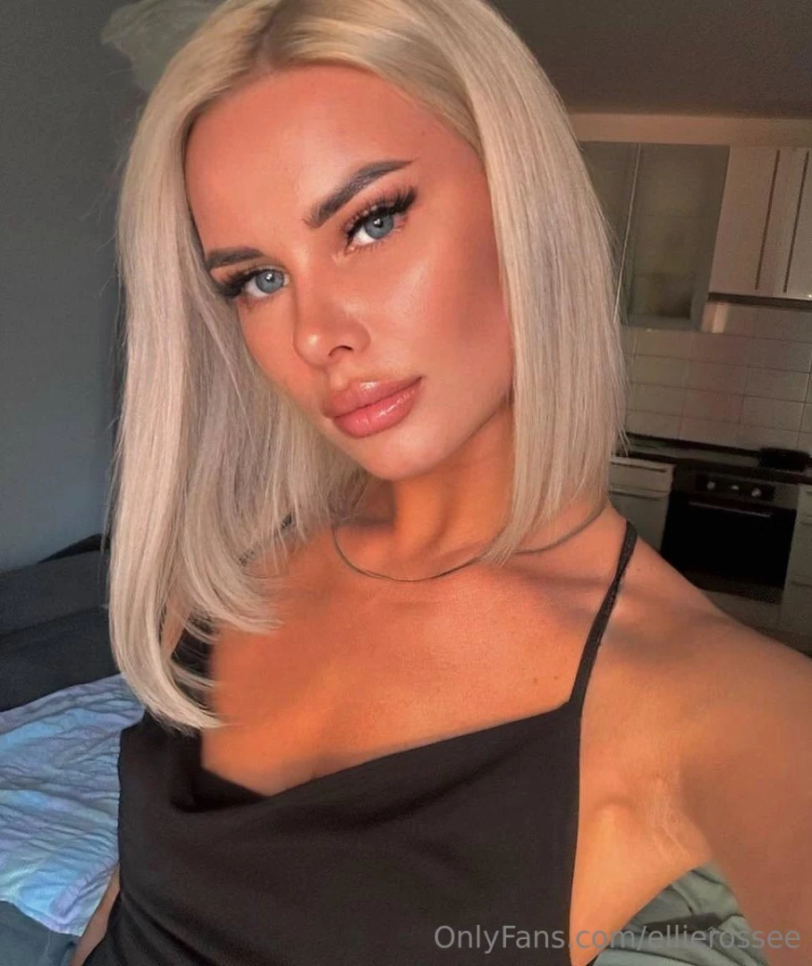 Crystal_lovexxx she s so hot she s done double penetration anal good b part 9 