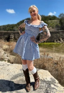 Something about this little country dress just makes me want to take