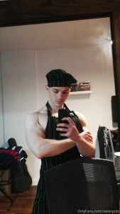 The chef might be cooking up some pics for you babe