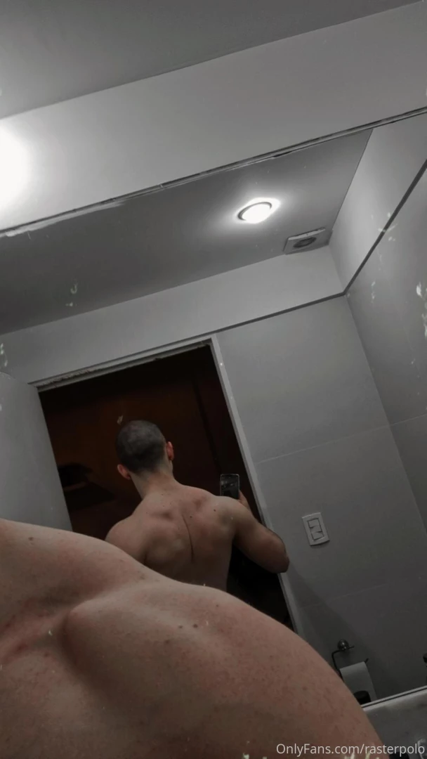 Casual back pic sorry im not posting that much im working my hardest 