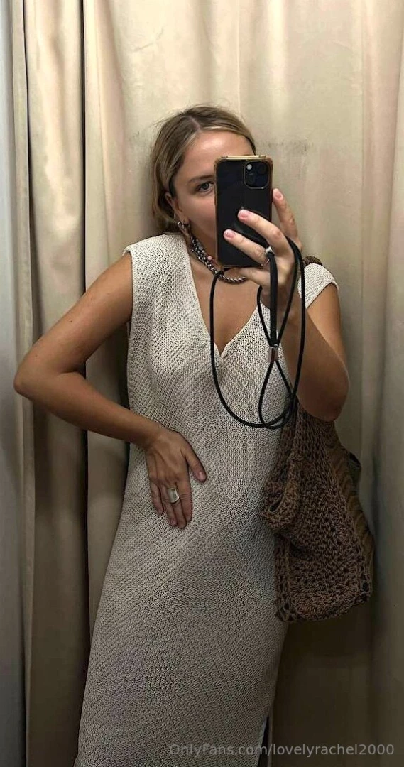 I absolutely love fashion and putting together my outfit for the day 