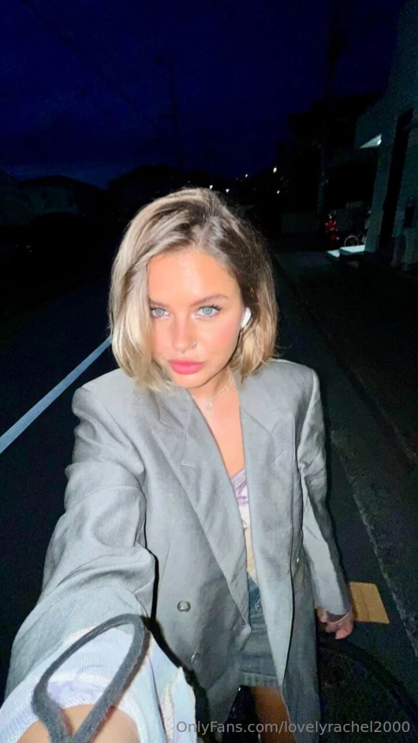 I m rushing off to dinner with my bestie and i ve been dreaming about 