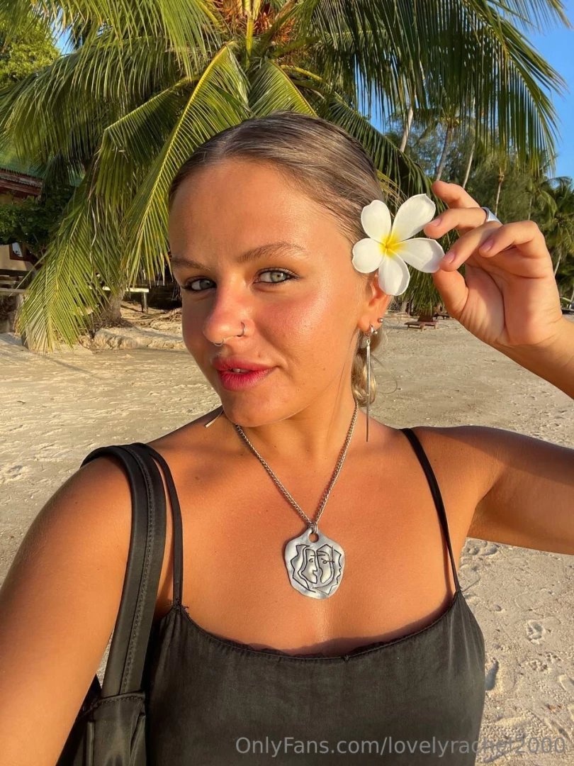 Today i decided to add a little extra beauty to my day with a flower part 3 