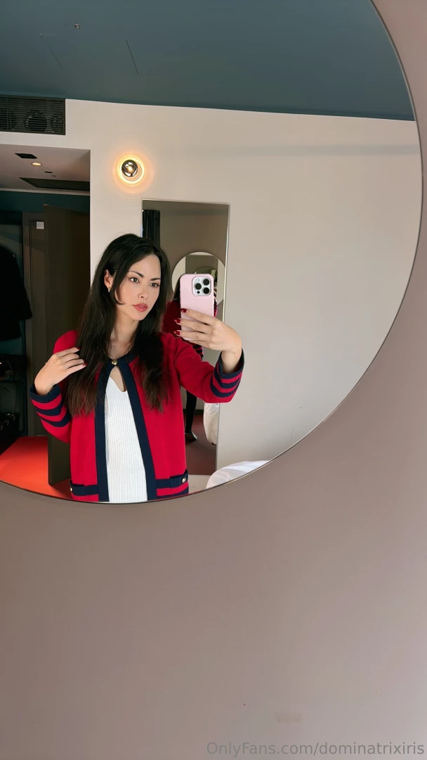 Mirror mirror on the wall who s the squirmiest of them all no matter 