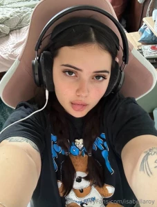 Violet_harmon she s a free entry account she s brand new amp looking