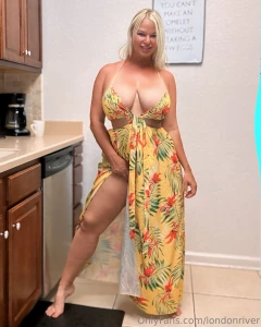 Mommy s bringing some sunshine to your day keep your eyes on your dm s