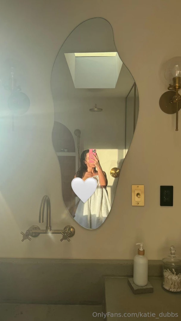 It s my birthday come celebrate with me so many gifts im giving out 