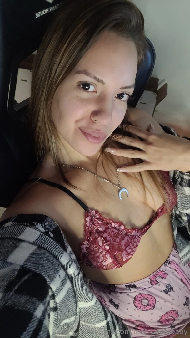 How do you think your favorite shirt would look on me it would look 